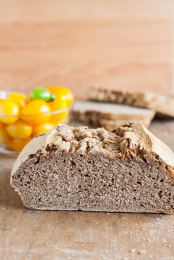 Chleb pszenny graham na żytnim zakwasie