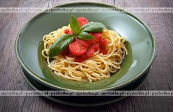 Spaghetti z papryką i pomidorami