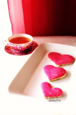 Walentynkowe ciasteczka waniliowe z różowym lukrem