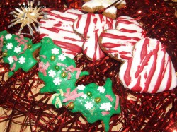 Pierniczki świąteczne 2013- ciastka dekorowane lukrem królewskim
