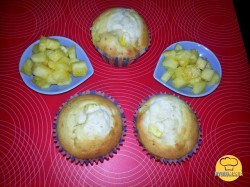 Muffinki ananasowe z serkiem mascarpone.