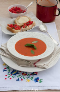 Zupa ze swiezych pomidorow