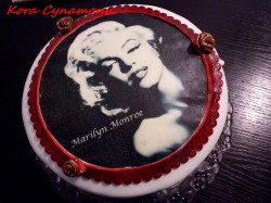 tort Marilyn Monroe