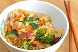 Smażony ryż w warzywami