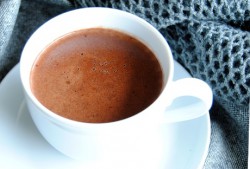 Aksamitna gęsta czekolada do picia na gorąco