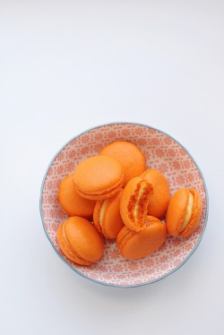 Orange curd macarons