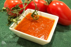 Pomidorowo – paprykowy sos na ostro