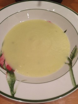 Zupa porowo-ziemniaczana z rozmarynem