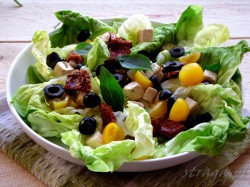 salatka w greckim stylu