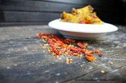 Kartoflana panna na parze z dodatkiem curry i chili peperoncini