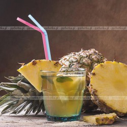 Orzeźwiający napój z ananasa