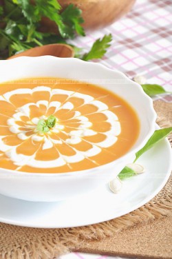 Pożywna zupa dyniowa
