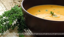 Zupa z dyni i pomarańczy pachnąca wanilią i cynamonem