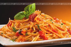 Spaghetti z pesto pomidorowym
