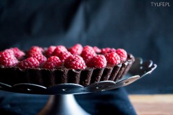 Taste Your Life – blog kulinarny : Tarta czekoladowa z malinami.