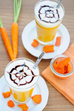 Marchewkowe latte, czyli kremowa zupa z młodej marchewki