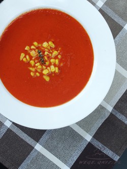 przepis na zupę z pieczonej papryki z kukurydzą