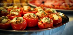 Pomidory faszerowane ryżem i serem pieczone na grillu