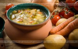 Jarzynowa zupa z serem