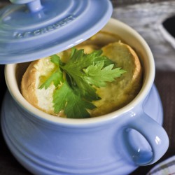 Francuska kremowa zupa cebulowa