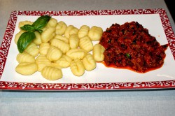 Gnocchi z gulaszem jagnięcym (Janjeci gula� s njokoma) – Chorwacja