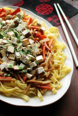 Stir-fry z tofu, marchewki i rzodkwi po chińsku