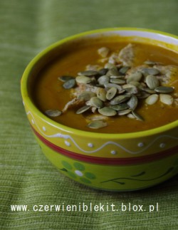 Zupa kremowa z pieczonej dyni i warzyw
