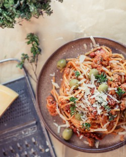 bezglutenowe spaghetti z majerankiem