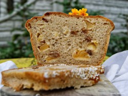 chleb pszenno – żytni z brzoskwiniami