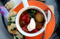 jesienna zupa botwinkowo-brukselkowa