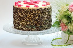 Tort tęczowy (rainbow cake)