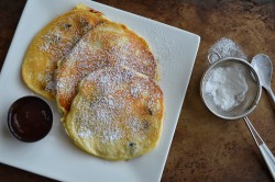 Placuszki z mascarpone i rodzynkami/ Pancakes with mascarpone cheese and raisins