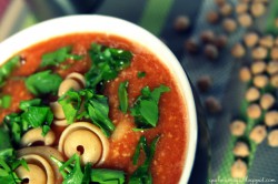 Zupa – krem ciecierzycowy z makaronem