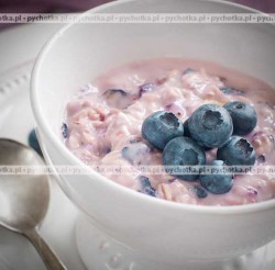 Domowy jogurt jagodowy