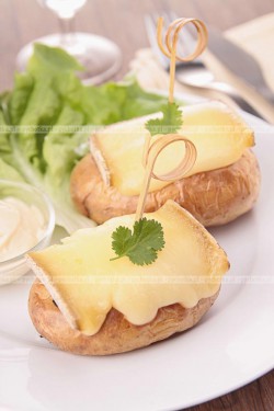 Ziemniaki pieczone z serem