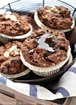 Muffiny czekoladowe z gruszką, orzechami i serem roquefort | ArtKulinaria