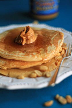 Pancakes z masłem orzechowym
