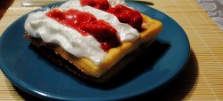 Gofry z musem malinowym / Waffles with raspberry mousse