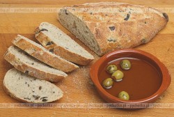 Chleb oliwkowy