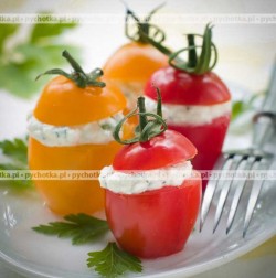 Pomidory z nadziewane kozim serkiem i oliwkami