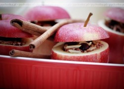 Zapiekane jabłka z cynamonem