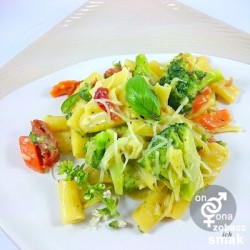 rigatoni z suszonymi pomidorami i brokułem – zobacz ich smak