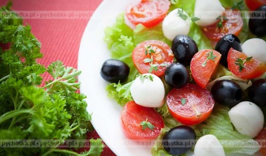 Sałatka z oliwkami z pomidorem
